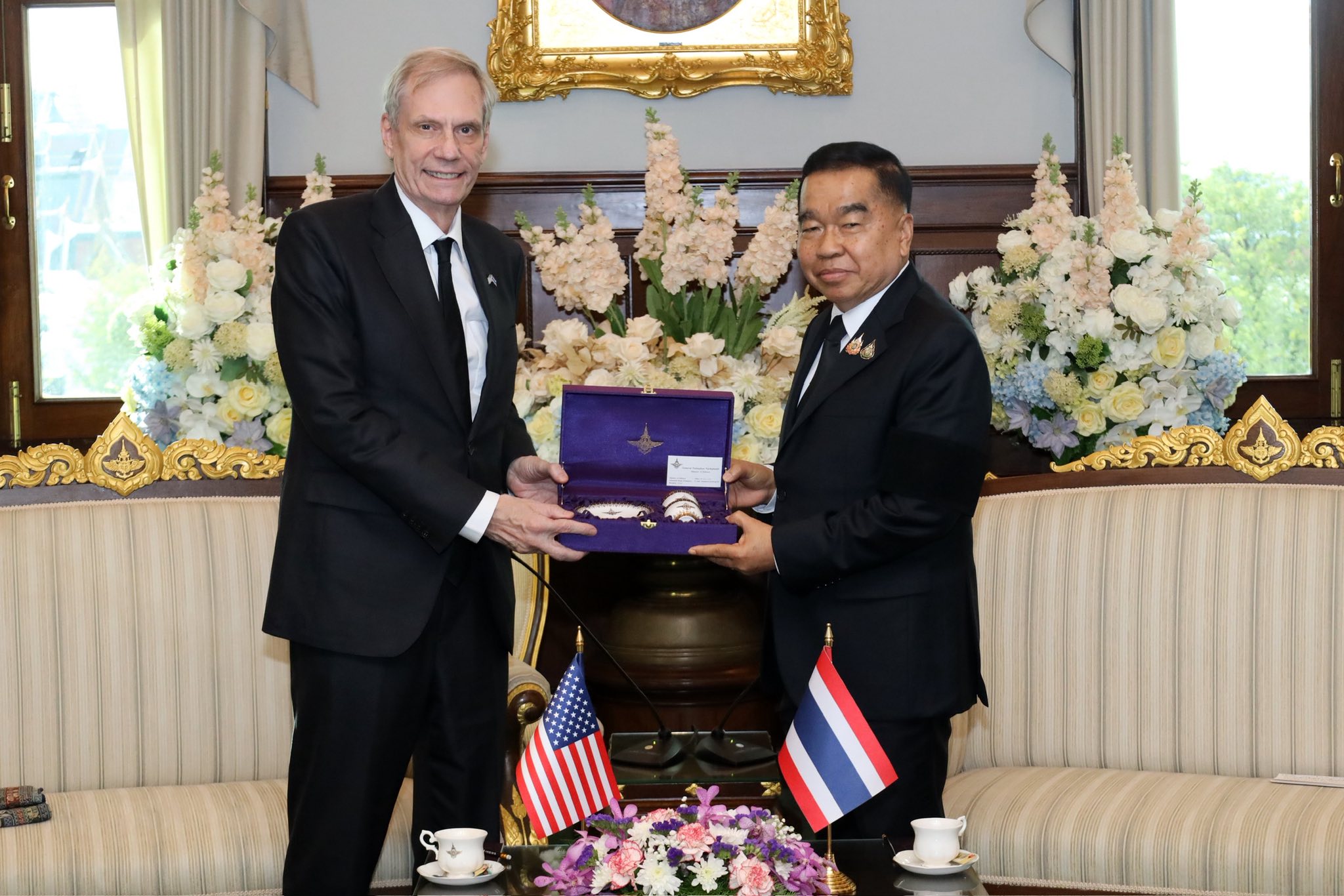 เอกอัครราชทูตสหรัฐอเมริกาประจำประเทศไทย เข้าเยี่ยมอำลา พลเอก ณัฐพล นาคพาณิชย์ รัฐมนตรีว่าการกระทรวงกลาโหม
