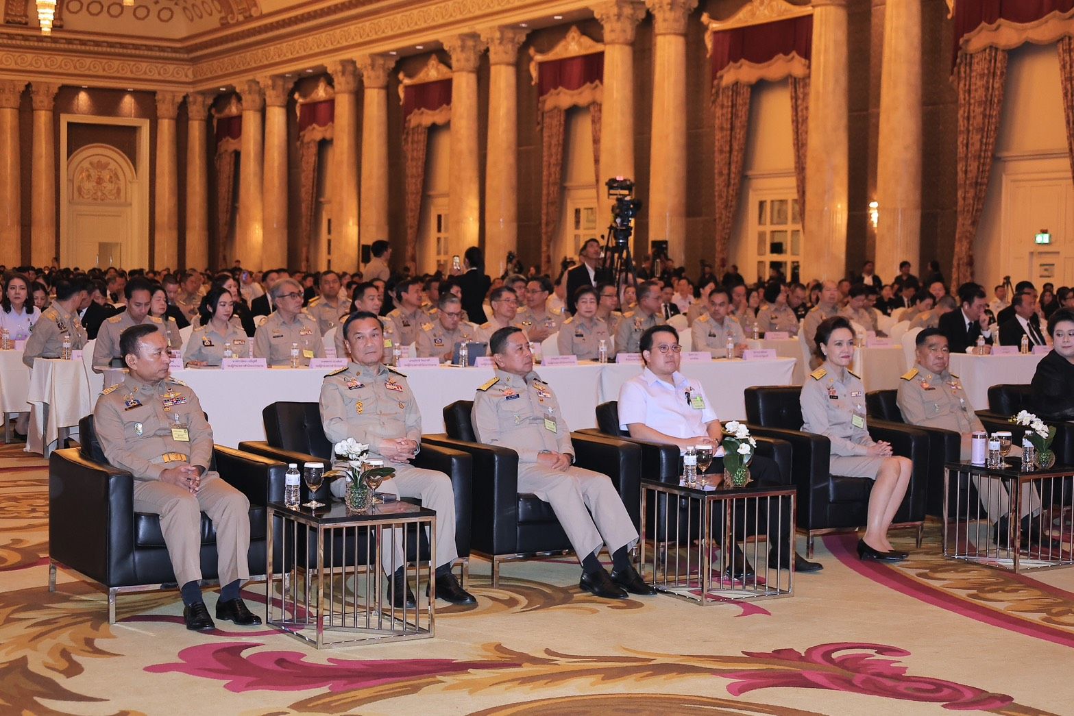 พลเอก ณัฐพล นาคพาณิชย์ รมว.กห. และ พลโท.อดุลย์ บุญธรรมเจริญ รมช.กห. ร่วมประชุมการจัดทำงบประมาณ ๒๕๗๐