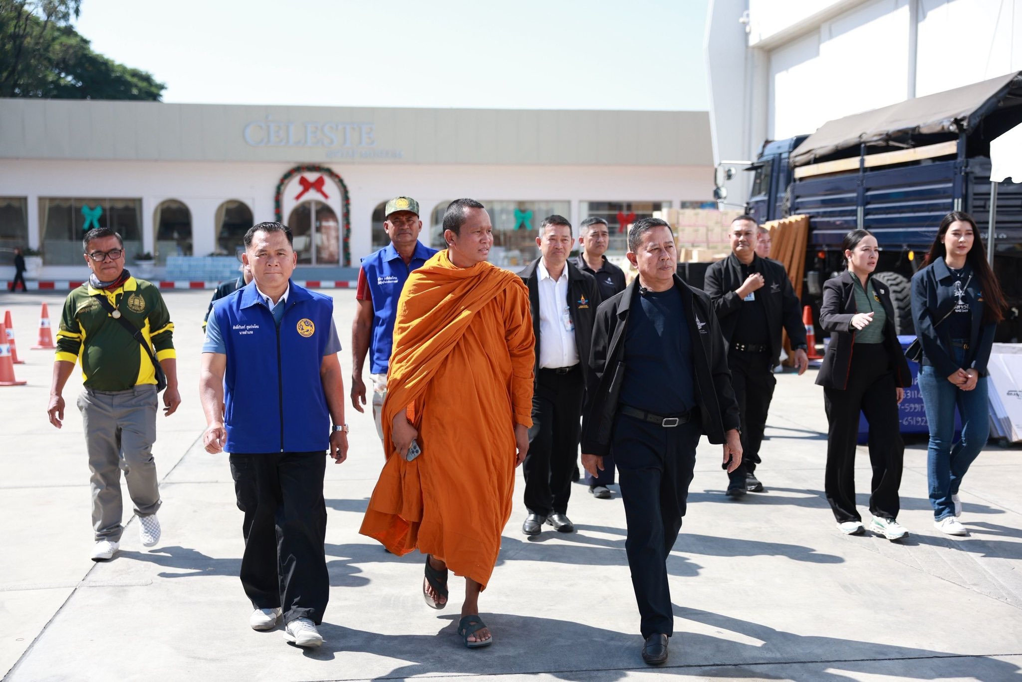 พลโท อดุลย์ บุญธรรมเจริญ รัฐมนตรีช่วยว่าการกระทรวงกลาโหม ต้อนรับ นายโสภณ ซารัมย์ รองนายกรัฐมนตรี