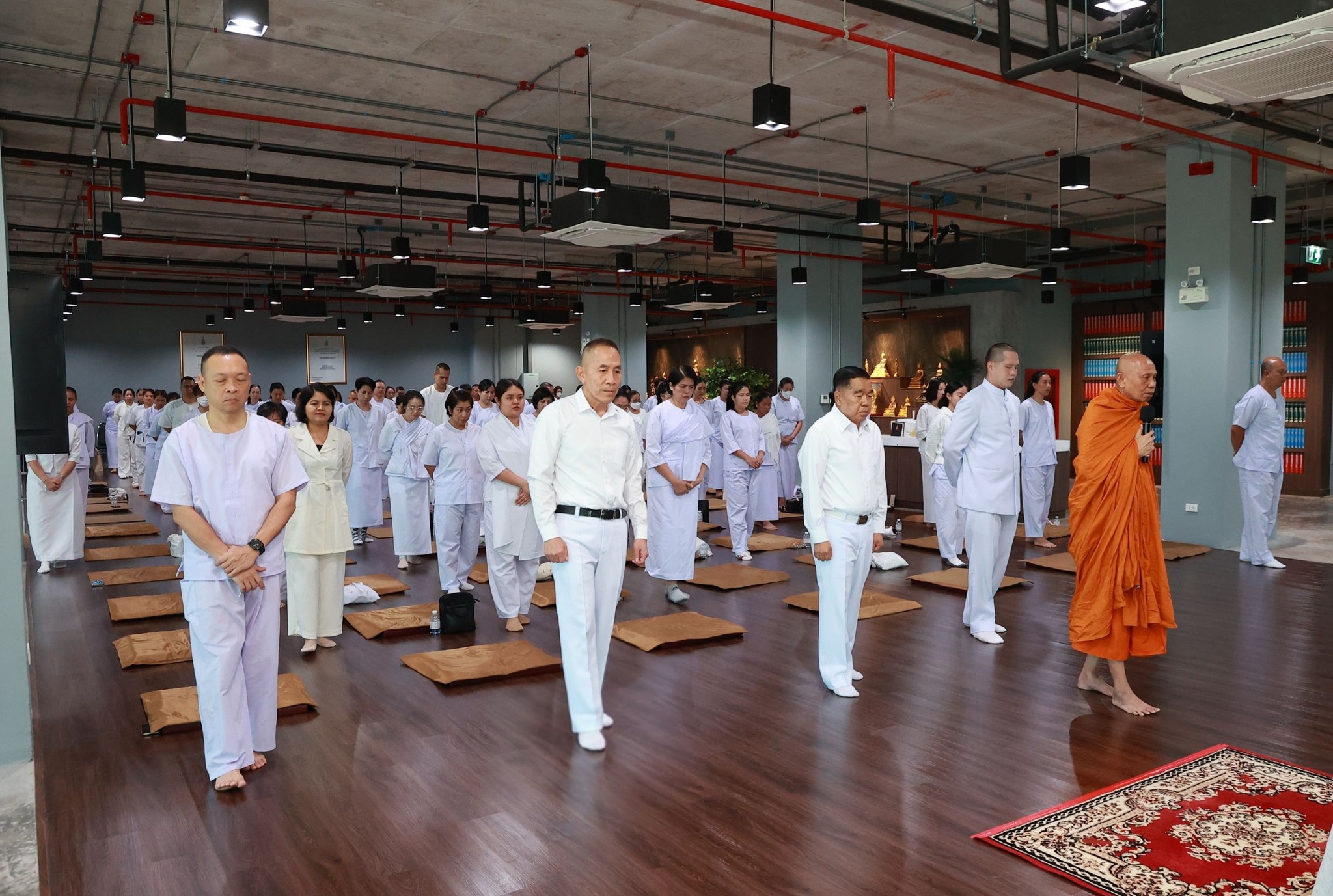สำนักงานปลัดกระทรวงกลาโหมจัดกิจกรรมปฏิบัติธรรมเทิดพระเกียรติ ร.๙ น้อมสำนึกในพระมหากรุณาธิคุณอย่างหาที่สุดมิได้