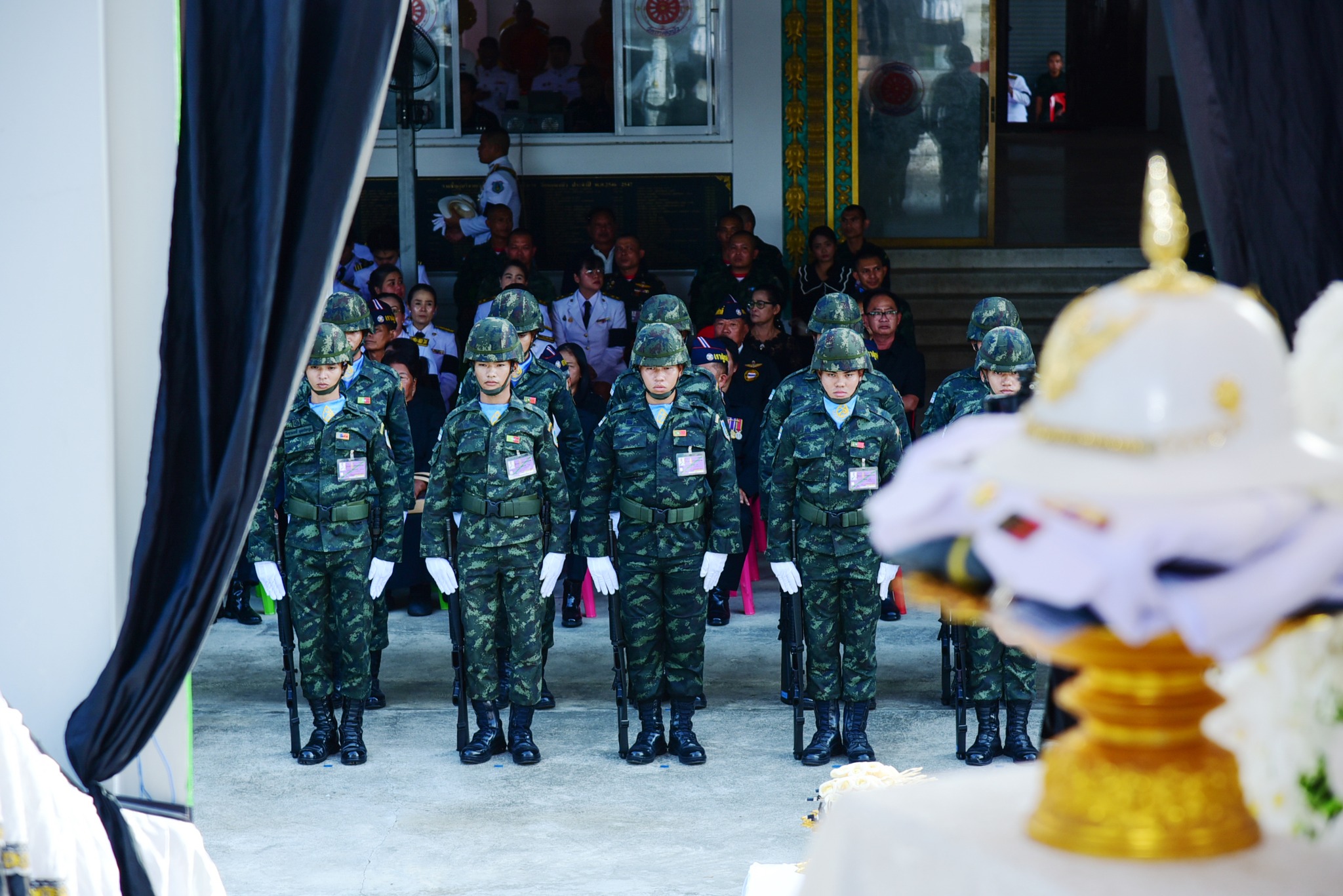 พลเอก ณัฐพล นาคพาณิชย์ รัฐมนตรีว่าการกระทรวงกลาโหมเป็นประธานพิธีพระราชทานเพลิงศพ