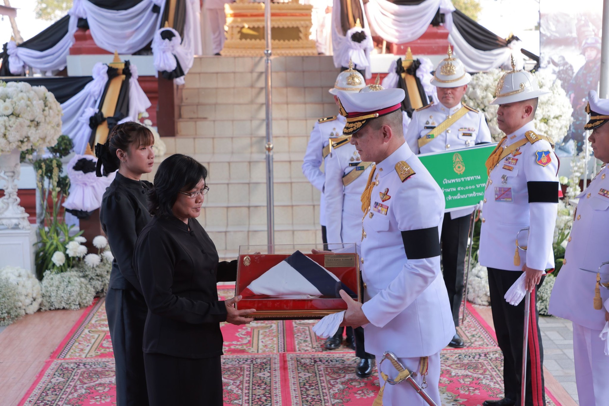 รัฐมนตรีว่าการกระทรวงกลาโหมเป็นประธานในพิธีพระราชทานเพลิงศพทหารกล้า จ่าสิบเอกพงศกร นาคทองดี