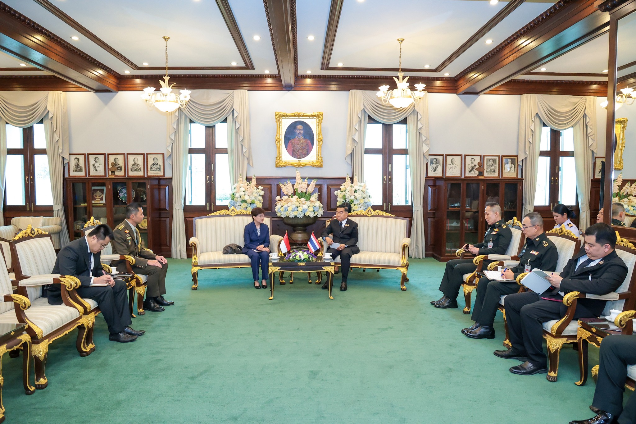 รัฐมนตรีว่าการกระทรวงกลาโหมให้การต้อนรับเอกอัครราชทูตสิงคโปร์ประจำประเทศไทย มุ่งยกระดับความร่วมมือด้านการทหารฯ