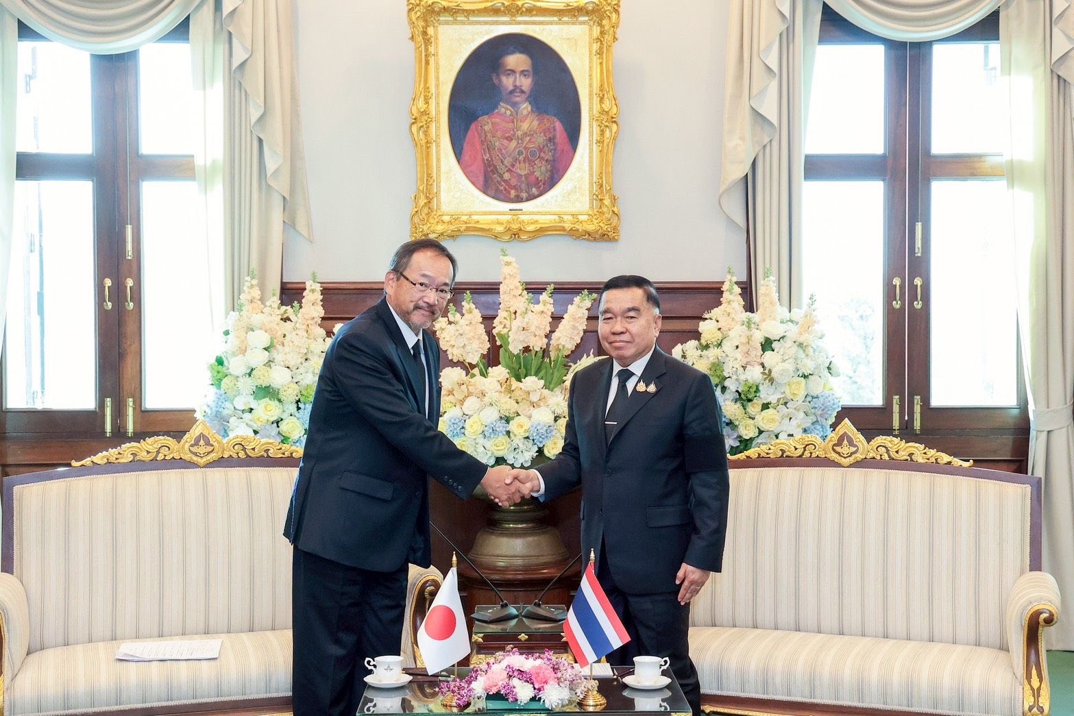 รัฐมนตรีว่าการกระทรวงกลาโหมให้การต้อนรับเอกอัครราชทูตญี่ปุ่นประจำประเทศไทย