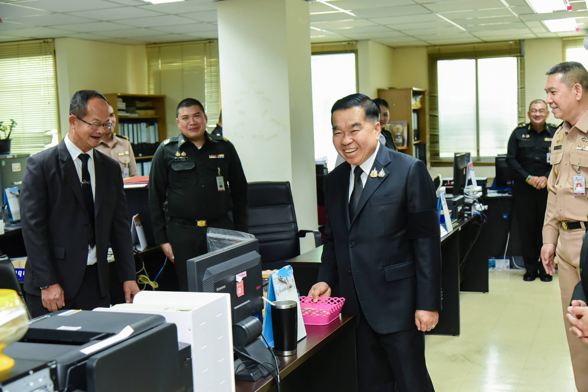 รัฐมนตรีว่าการกระทรวงกลาโหม ลงพื้นที่ตรวจเยี่ยมหน่วยขึ้นตรงกระทรวงกลาโหม