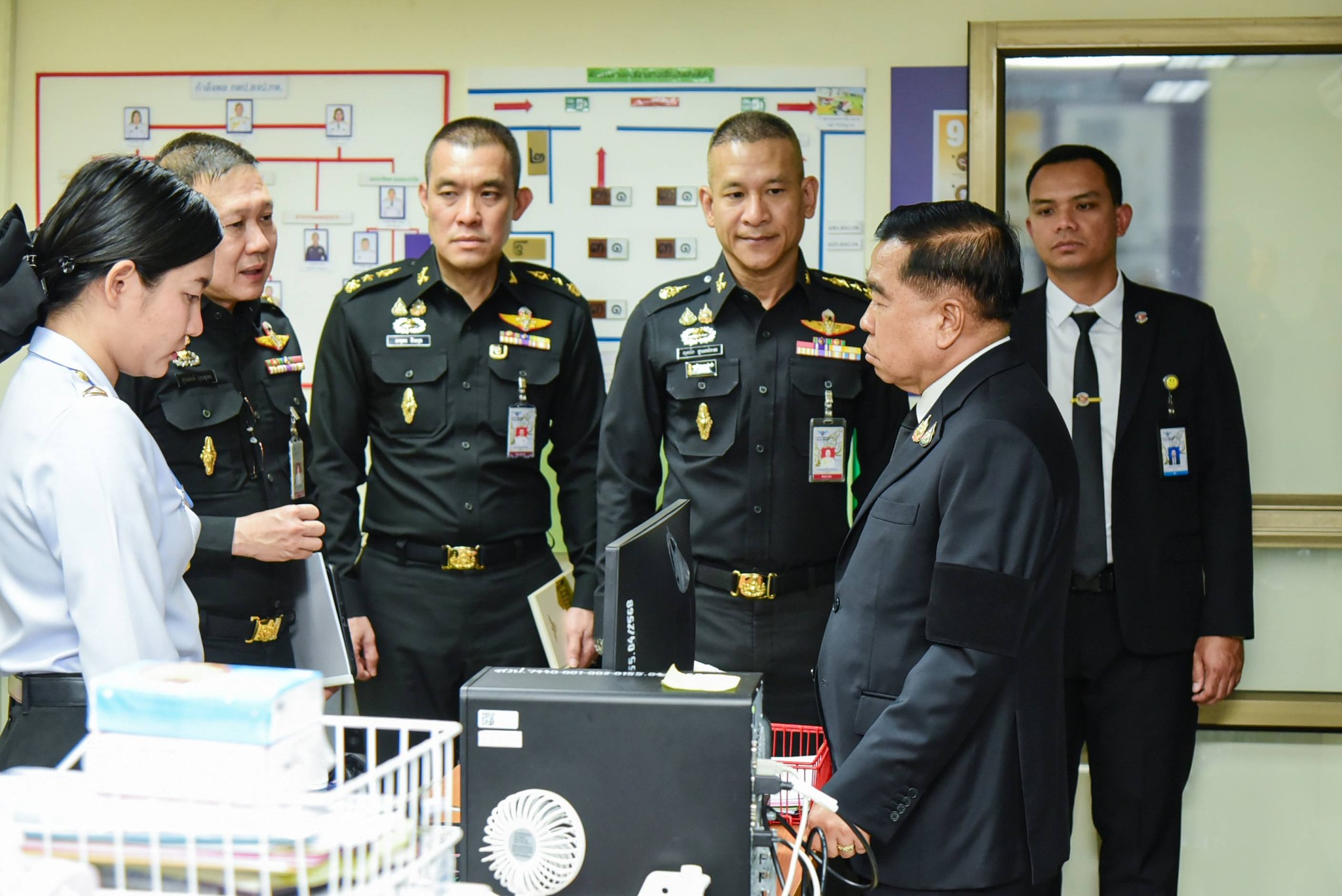 รัฐมนตรีว่าการกระทรวงกลาโหม ลงพื้นที่ตรวจเยี่ยมหน่วยขึ้นตรงกระทรวงกลาโหม
