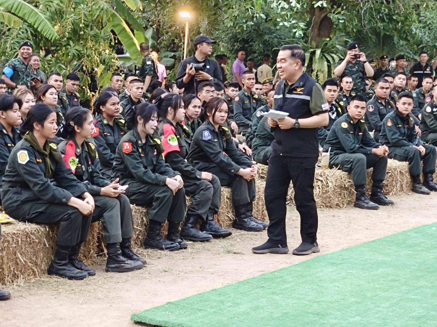 พลเอก ณัฐพล นาคพาณิชย์ รัฐมนตรีว่าการกระทรวงกลาโหม ตรวจเยี่ยมการฝึกภาคสนามนักศึกษาวิชาทหาร ประจำปีการศึกษา 2568