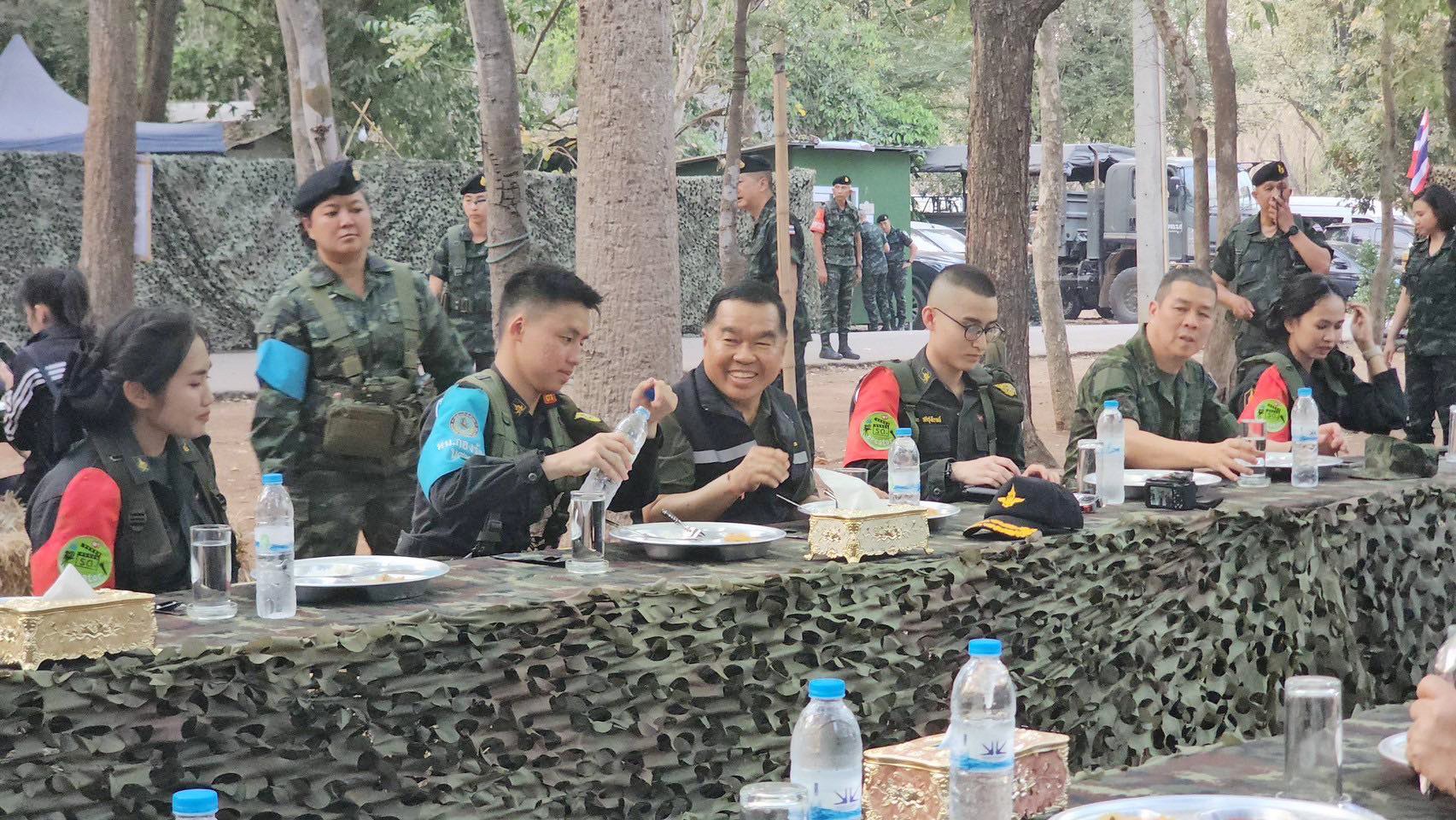 พลเอก ณัฐพล นาคพาณิชย์ รัฐมนตรีว่าการกระทรวงกลาโหม ตรวจเยี่ยมการฝึกภาคสนามนักศึกษาวิชาทหาร ประจำปีการศึกษา 2568