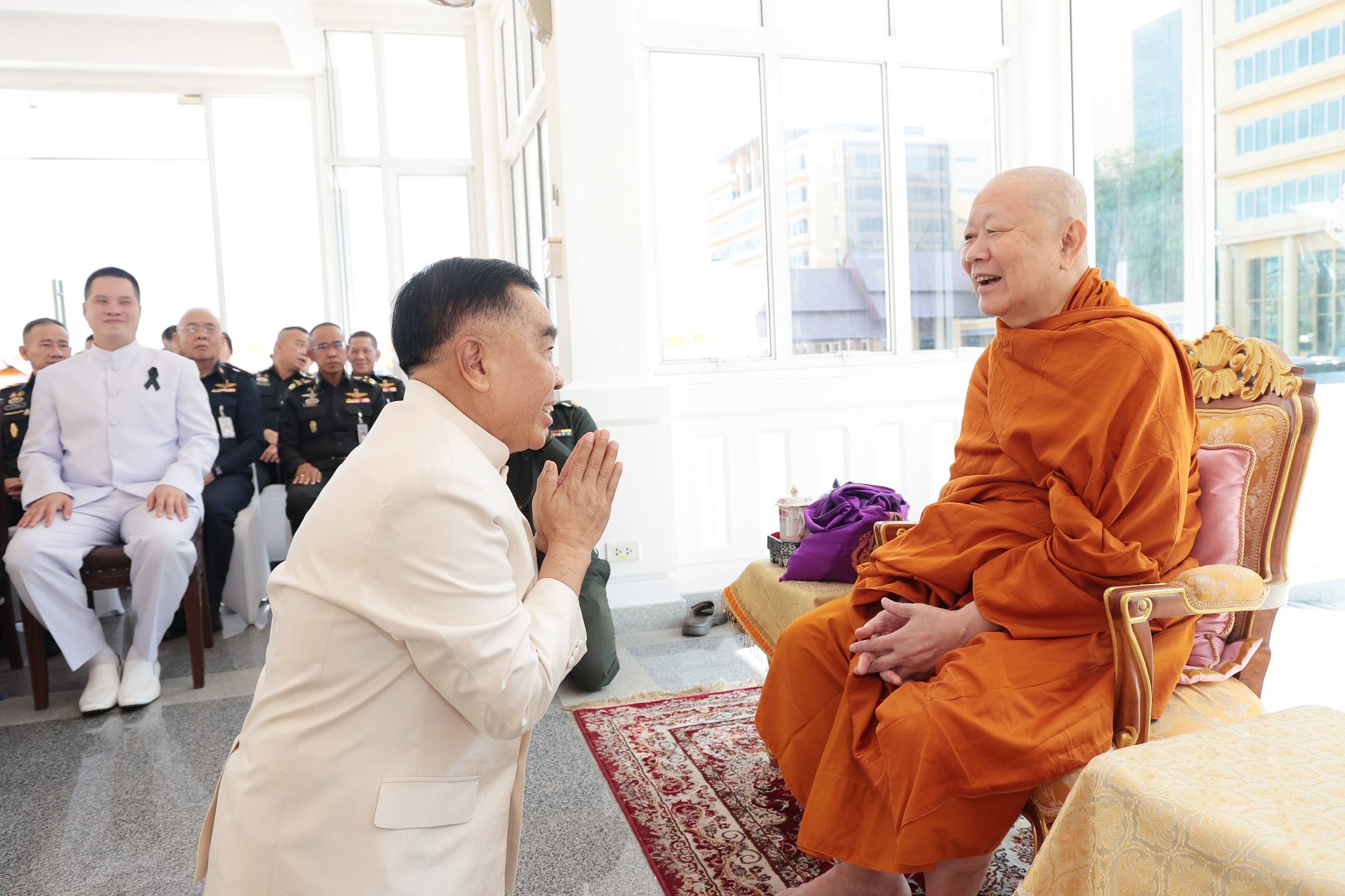 รัฐมนตรีว่าการกระทรวงกลาโหมเป็นประธานในพิธียกฉัตรพระพุทธรูปสำนักงานปลัดกระทรวงกลาโหม
