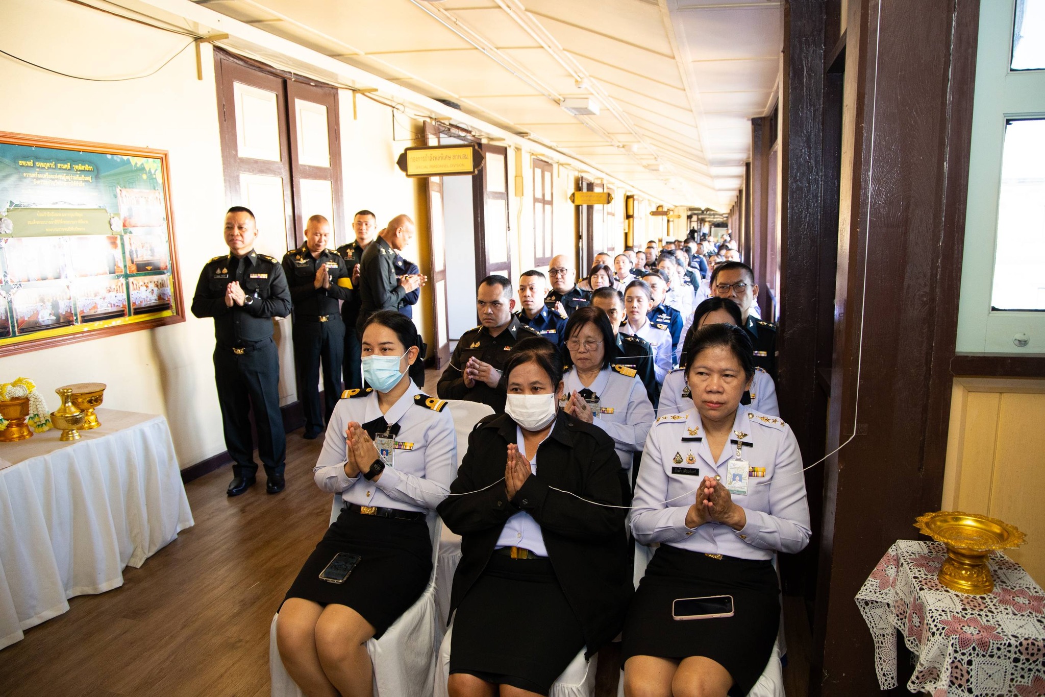 รัฐมนตรีว่าการกระทรวงกลาโหมเป็นประธานในพิธียกฉัตรพระพุทธรูปกระทรวงกลาโหม