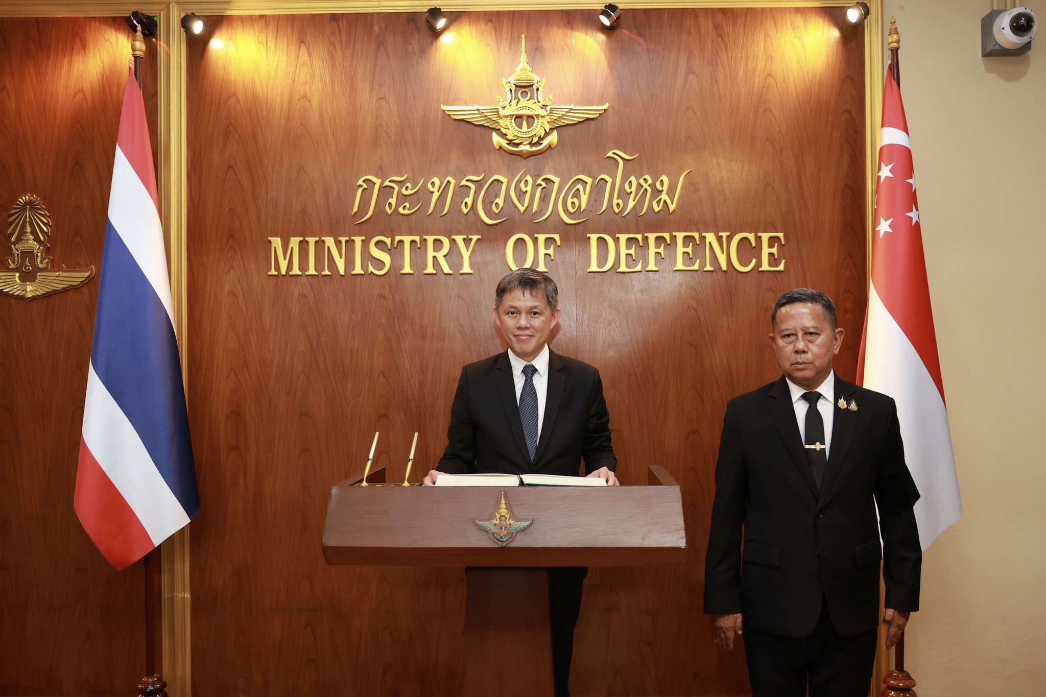 รัฐมนตรีว่าการกระทรวงกลาโหม ให้การต้อนรับ Chan Chun Sing รัฐมนตรีว่าการกระทรวงกลาโหมสาธารณรัฐสิงคโปร์