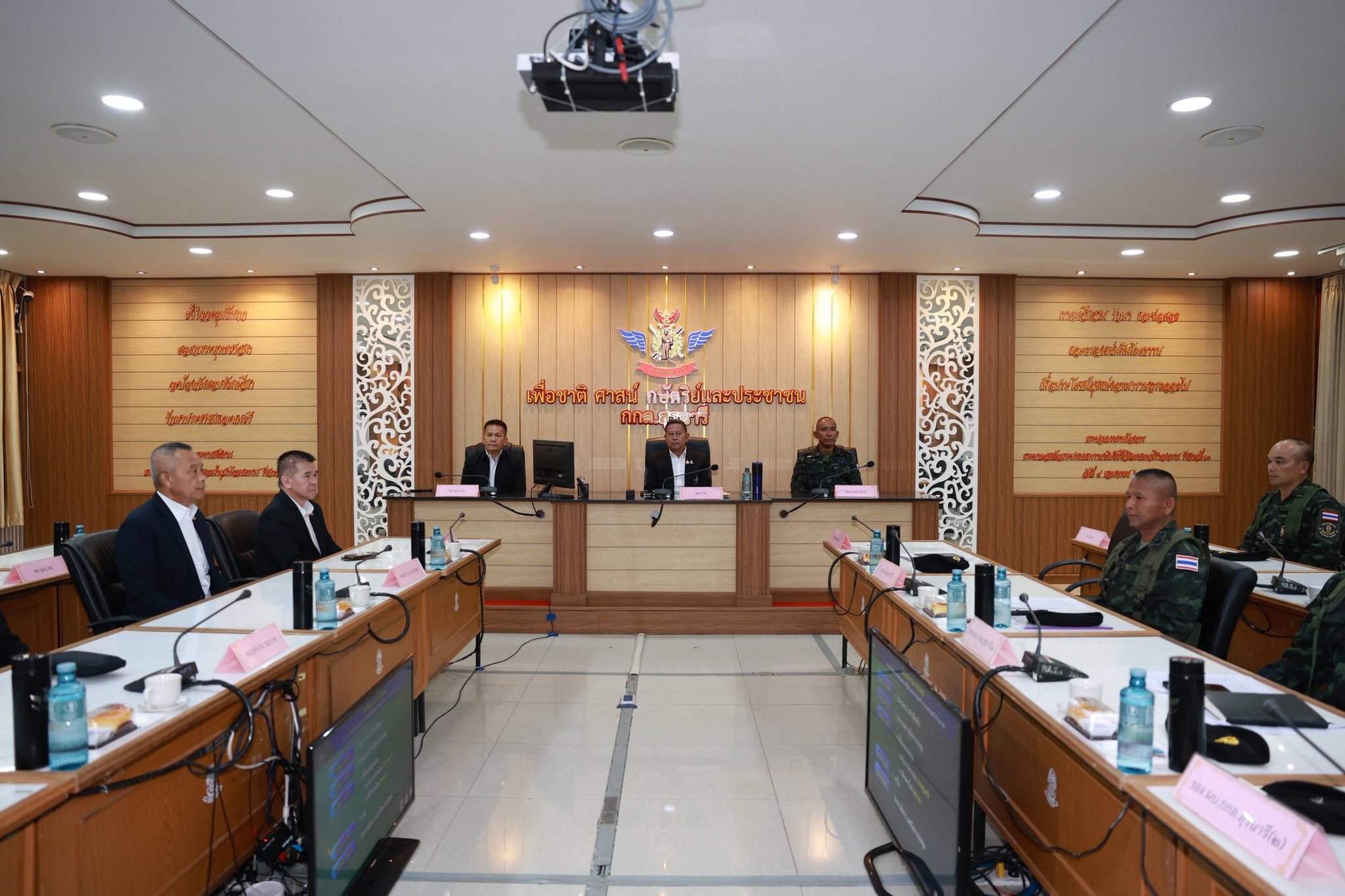 รัฐมนตรีว่าการกระทรวงกลาโหม ตรวจเยี่ยมกองกำลังสุรนารี ติดตามสถานการณ์ชายแดนไทย–กัมพูชา