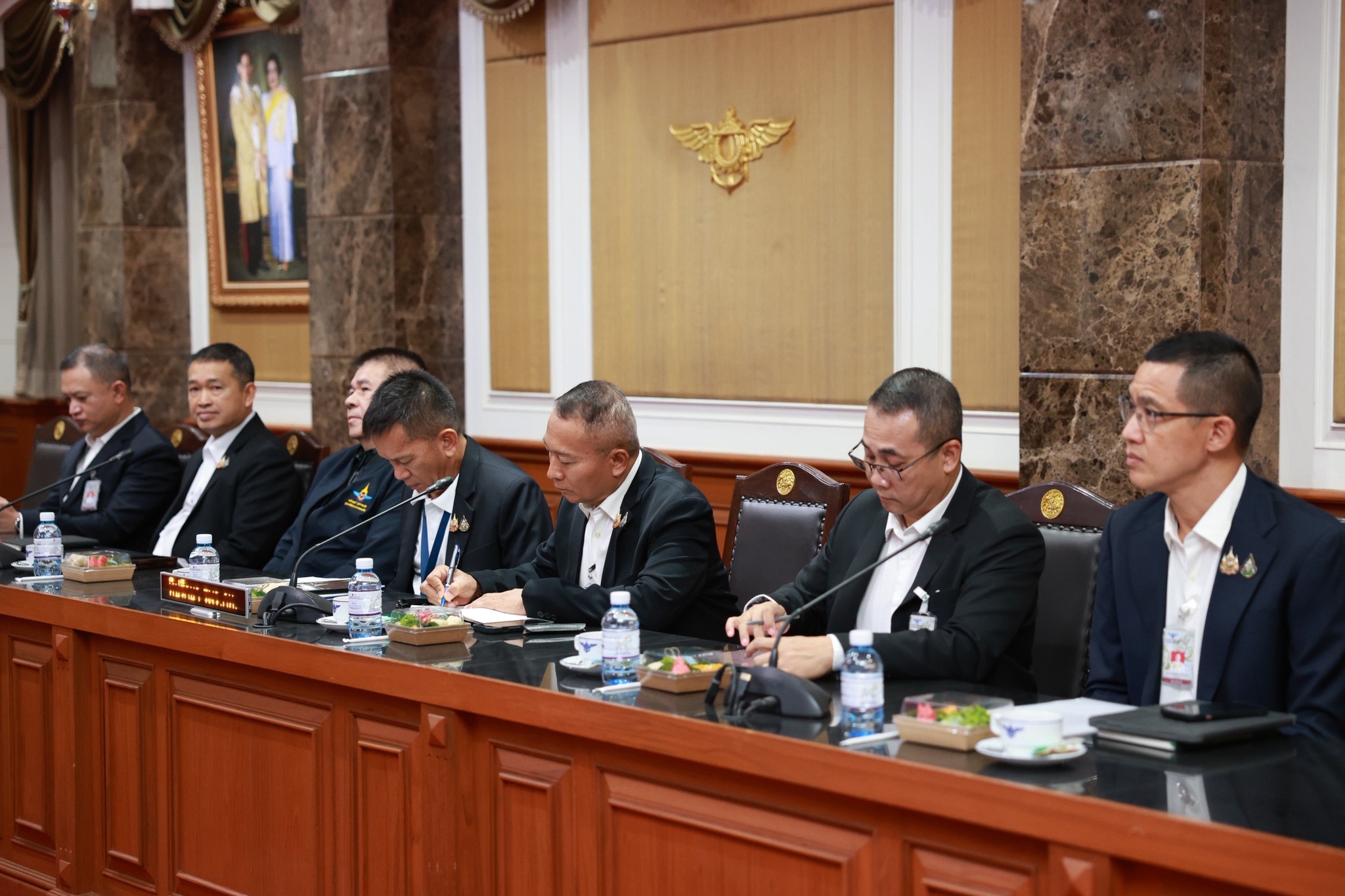 รัฐมนตรีว่าการกระทรวงกลาโหม ติดตามสิทธิและสวัสดิการกำลังพลผู้ได้รับผลกระทบจากการสู้รบไทย–กัมพูชา