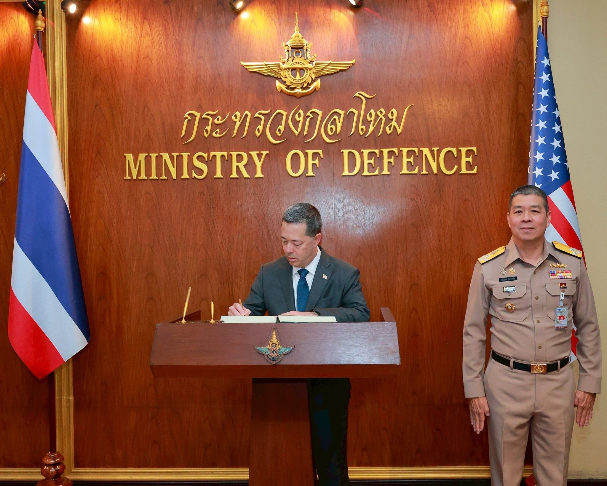 รัฐมนตรีว่าการกระทรวงกลาโหม ให้การต้อนรับ เอกอัครราชทูตสหรัฐอเมริกา ประจำประเทศไทย