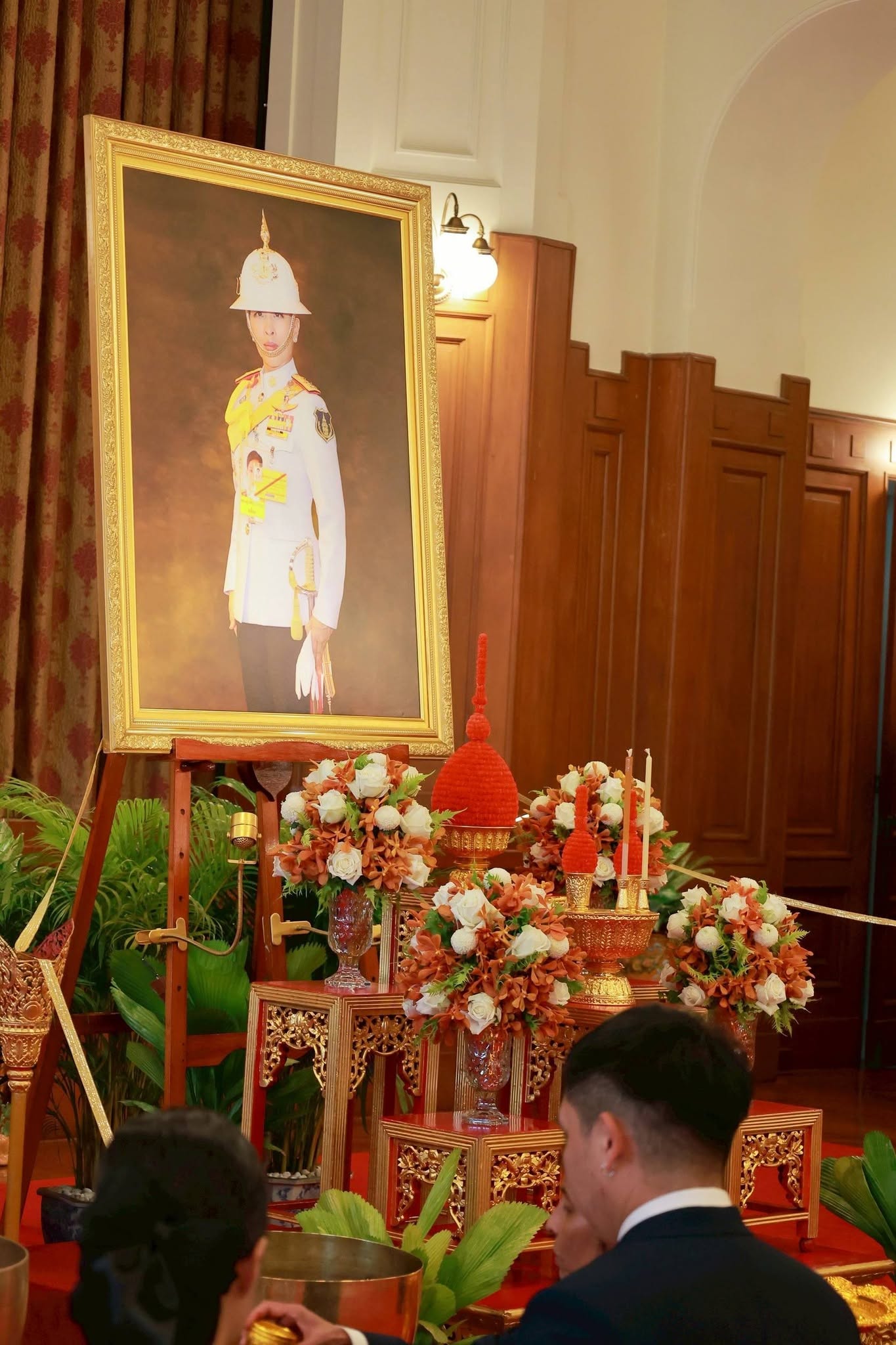 รัฐมนตรีว่าการกระทรวงกลาโหม ร่วมคณะรัฐมนตรีสรงน้ำพระศพ สมเด็จพระเจ้าลูกเธอ เจ้าฟ้าพัชรกิติยาภา นเรนทิราเทพยวดี กรมหลวงราชสาริณีสิริพัชร มหาวัชรราชธิดา