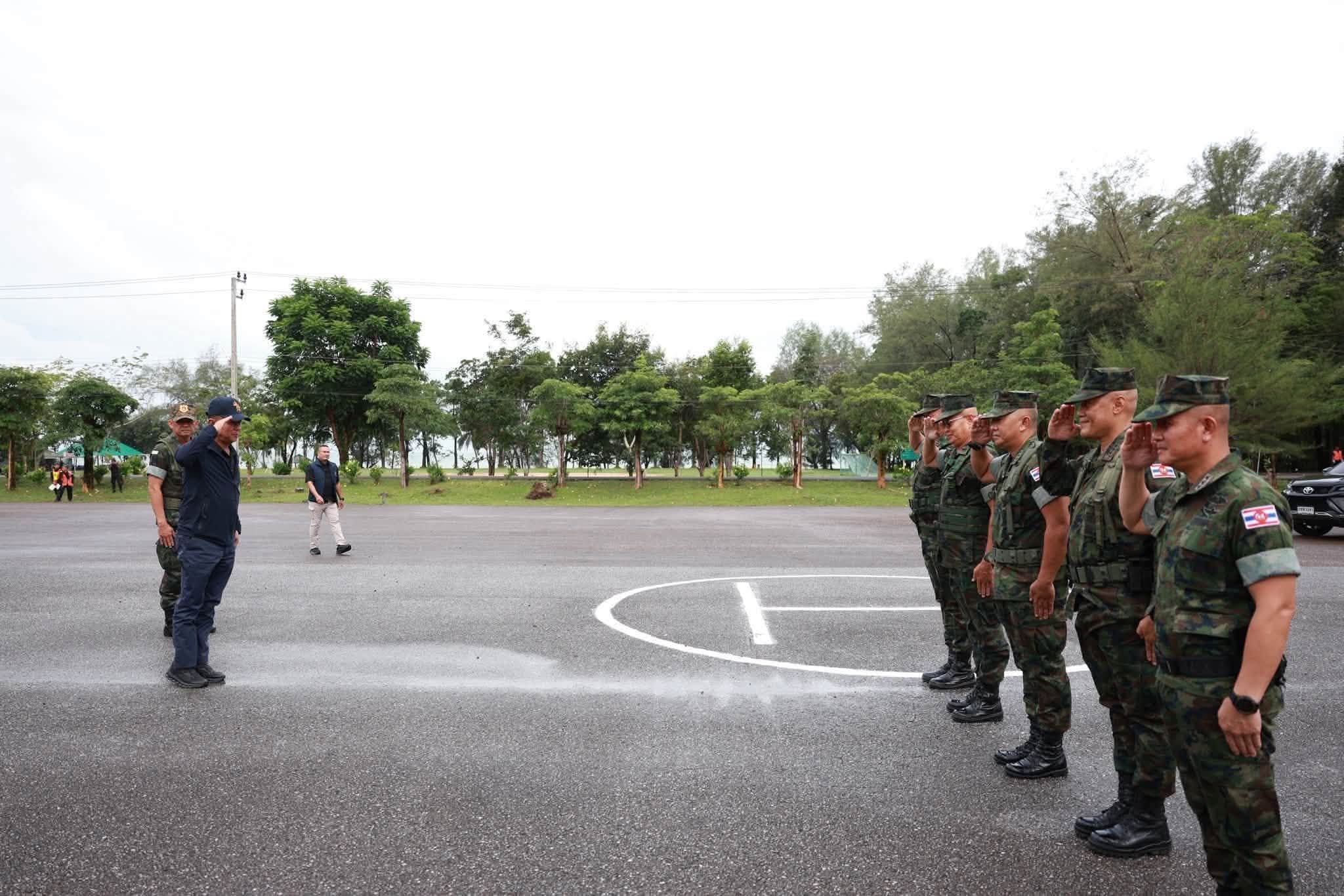 รัฐมนตรีว่าการกระทรวงกลาโหม ลงพื้นที่จังหวัดตราด พร้อมติดตามสถานการณ์ชายแดนไทย–กัมพูชา