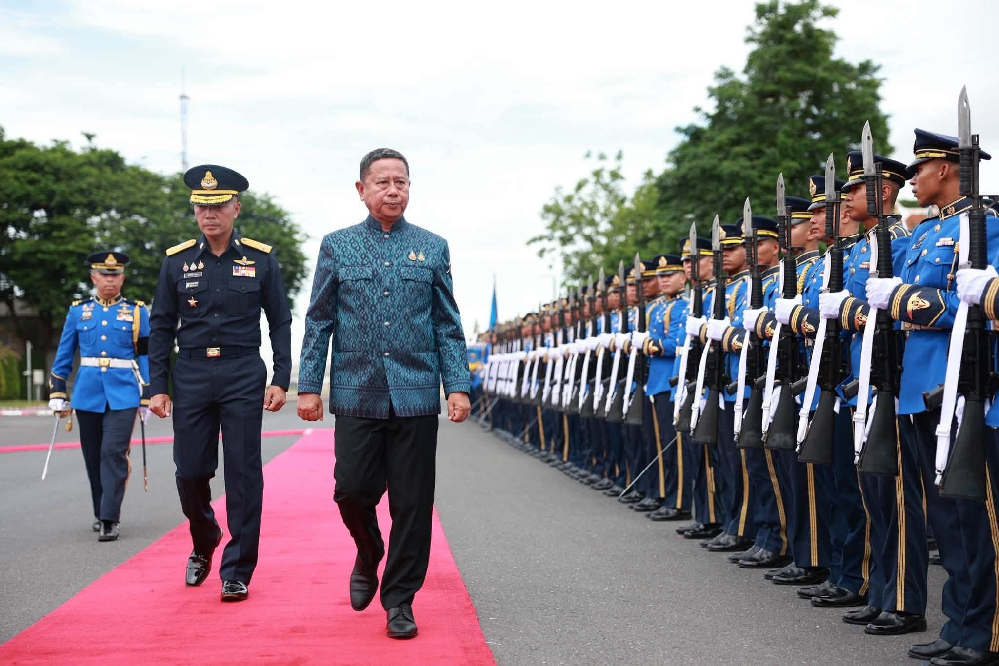 รัฐมนตรีว่าการกระทรวงกลาโหม ตรวจเยี่ยมกองทัพอากาศ ชื่นชมศักยภาพทหารอากาศ ย้ำเอกภาพทุกเหล่าทัพ