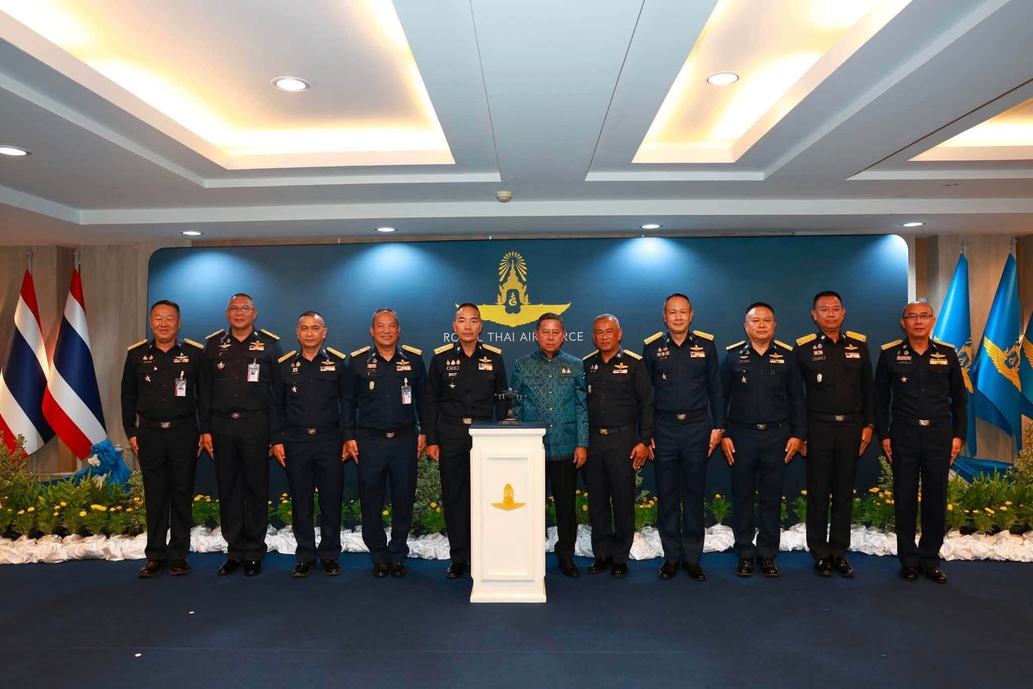 รัฐมนตรีว่าการกระทรวงกลาโหม ตรวจเยี่ยมกองทัพอากาศ ชื่นชมศักยภาพทหารอากาศ ย้ำเอกภาพทุกเหล่าทัพ