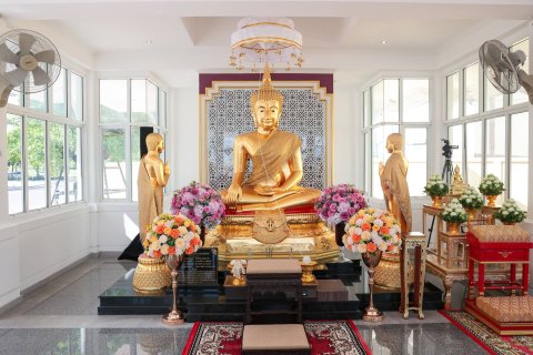 รัฐมนตรีว่าการกระทรวงกลาโหมเป็นประธานในพิธียกฉัตรพระพุทธรูปสำนักงานปลัดกระทรวงกลาโหม