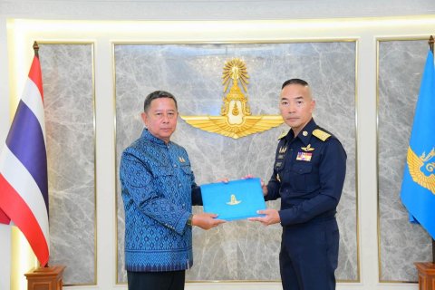 รัฐมนตรีว่าการกระทรวงกลาโหม ตรวจเยี่ยมกองทัพอากาศ ชื่นชมศักยภาพทหารอากาศ ย้ำเอกภาพทุกเหล่าทัพ